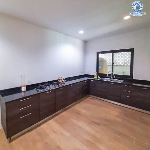 *****บ้านเดี่ยวมือสองย่านนนทบุรี ม.เวอรีเดียน ราชพฤกษ์ หลังมุม เนื้อที่กว้าง 51 ตร.ว. ฟังก์ชัน 4 ห้องนอน 4 ห้องน้ำ ที่จอดรถ 2 คัน บ้านเดี่ยวสไตล์โฮมออฟฟิศ ต่อเติมครบมีห้องประชุมแบบเก็บเสียง บนสุดยอดทำเล เพียง 2 นาทีถึงรถไฟฟ้าสายสีม่วง "สถานีบางรักน้อยท่าอิฐ" ใกล้จุดขึ้นทางด่วน "งามวงศ์วาน"